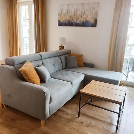 Miodowy Apartament Złotów Bagian luar foto