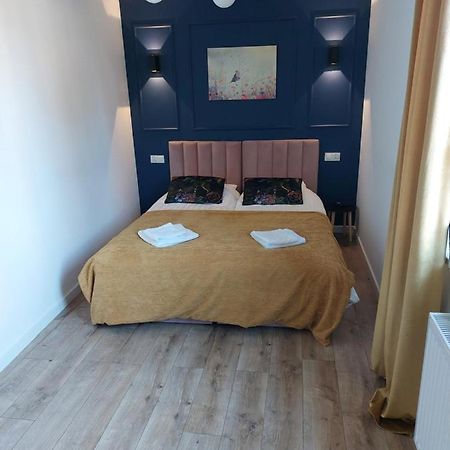 Miodowy Apartament Złotów Bagian luar foto