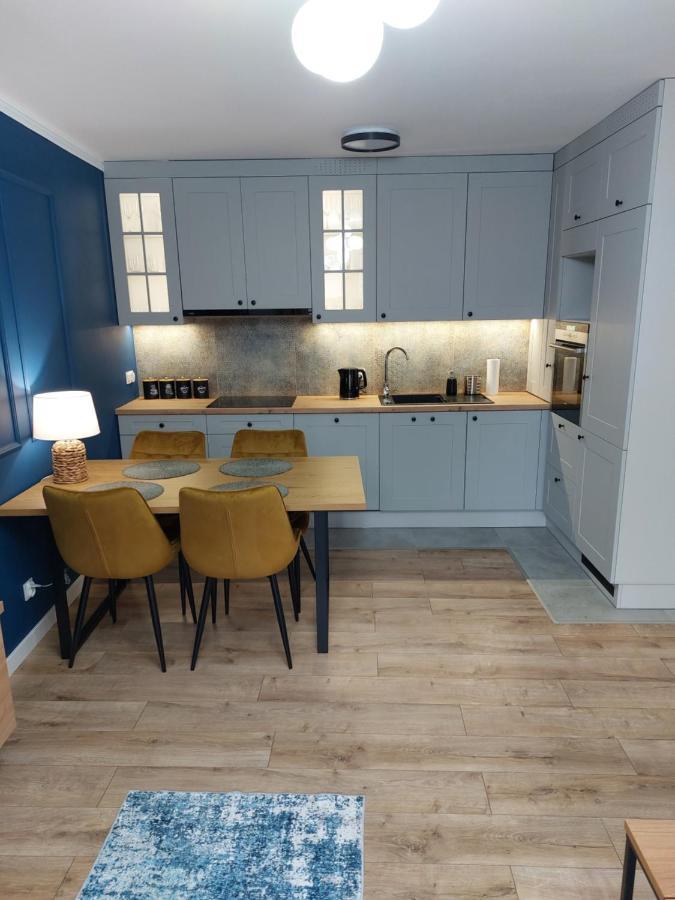 Miodowy Apartament Złotów Bagian luar foto