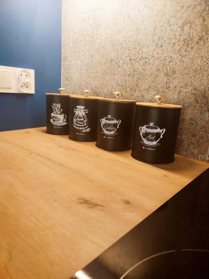 Miodowy Apartament Złotów Bagian luar foto