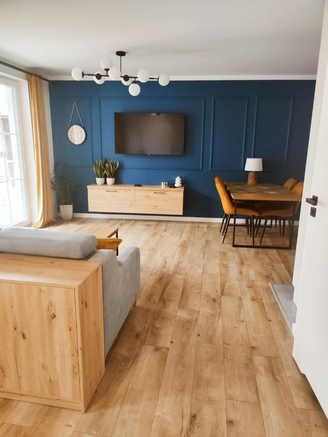 Miodowy Apartament Złotów Bagian luar foto