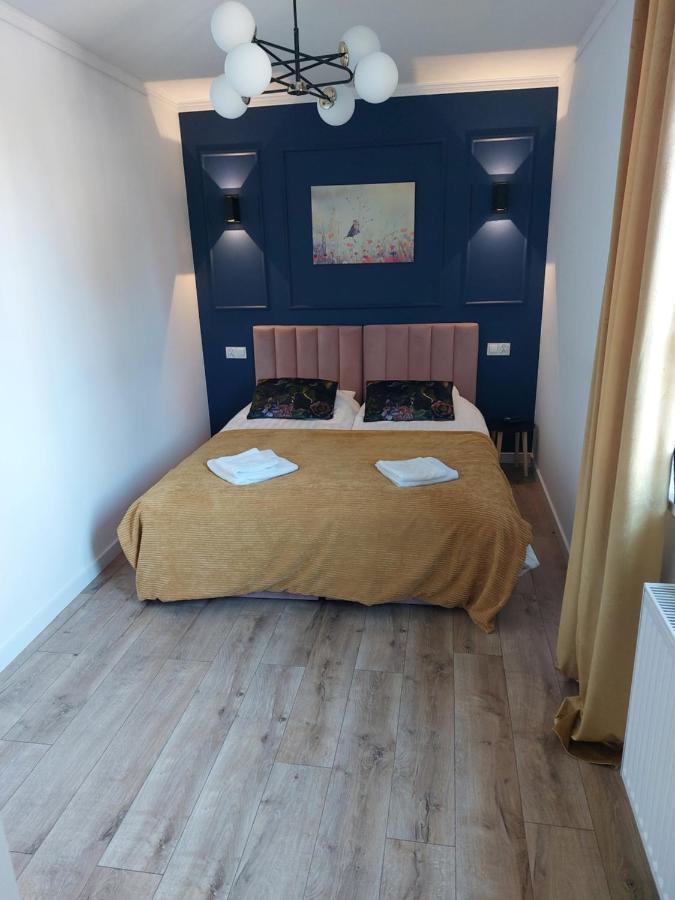 Miodowy Apartament Złotów Bagian luar foto